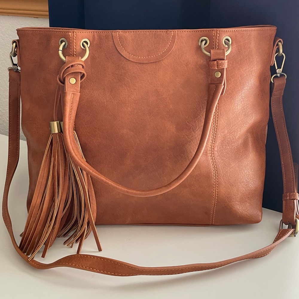 Urban Expressions tassel laptop tote